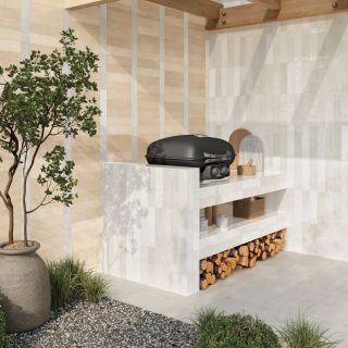 SAMIRA-WHITE-SAND-6X24_KORA-WHITE-SP-22_AMB_SZ1